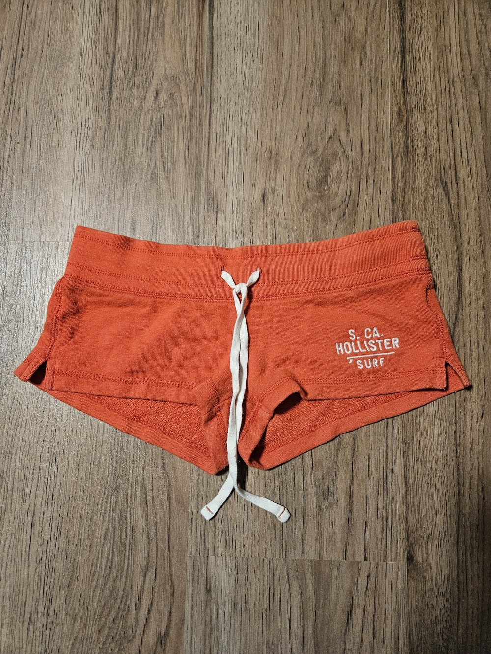 Hollister Classic Women's Low-Rise Orange Surf Knit Short Shorts